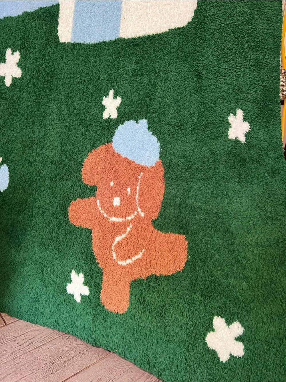Plush Cartoon Throw Blanket - Stellar Condition Read more